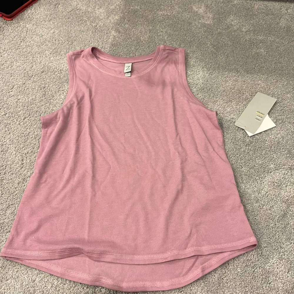 Zella top - Picture 1 of 4